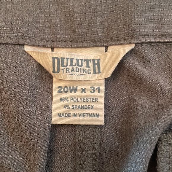 Women's Plus Breezeshooter Slim Leg Pants - Picture 4 of 5